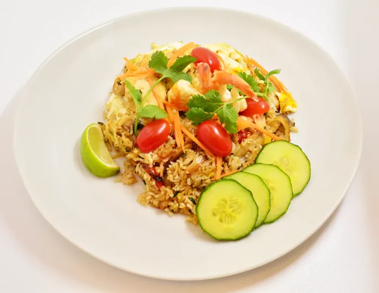 Riz thaï sauté de cuisine thaïlandais